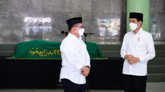 Melayat ke Mendiang Artidjo Alkostar, Jokowi: Indonesia Kehilangan Putra Terbaik