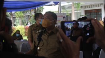 Wakil Wali Kota Bandung Alami Ini Usai Disuntik Vaksin Covid-19