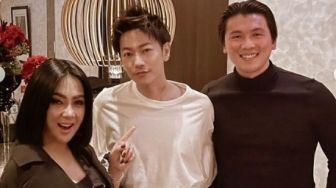 Syahrini Rayakan Ultah Pernikahan Bareng Aktor Jepang, Takeru Satoh