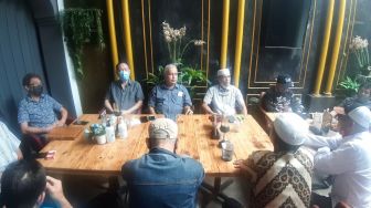 Sambangi Habib Hasan, Pedagang Pasar Turi Surabaya Mengadu Nasib ke Jokowi