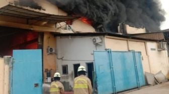 Kebakaran di Dadap Tangerang, Tiga Gudang Habis Dilahap Api