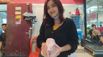 Bisa Bikin Emak-emak Pusing, Harga Daging Sapi dan Ayam Merangkak Naik