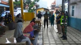 Sempat Menolak, Warga Sariwangi Akhirnya Mau Dievakuasi ke Hotel Cherrish