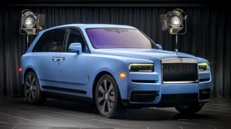 Best 5 Oto: Serial Warna Rolls-Royce Cullinan, Tesla Uji Coba Supercharger