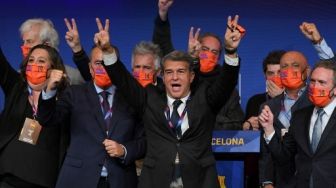 Jadi Presiden Baru Barcelona, Joan Laporta Terciduk Goda Fans Wanita