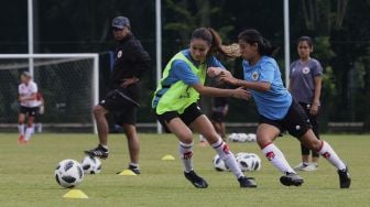 Intip Latihan Timnas Sepakbola Putri Jelang Sea Games 2021