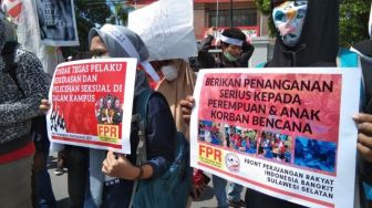 Tuntutan di Hari Perempuan Internasional : Stop KDRT hingga Upah Murah