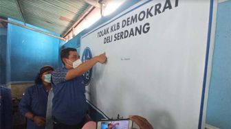 Aksi Cap Jempol Darah Kader Partai Demokrat Sragen