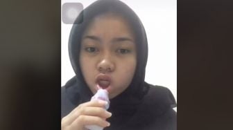 Ditonton 10 Juta Kali, Video Wanita Tebalkan Bibir Pakai Botol Yakult Viral