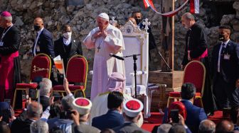 Paus Fransiskus: Mari Doakan Korban Bom Gereja Makassar