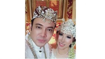 Rupanya Ini Alasan Henny Mona Setuju Jadi Istri Sandy Tumiwa