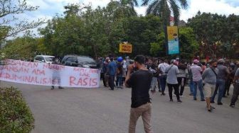 Keluarga Besar NTT Demo Protes Ujaran Rasis Anggota DPRD Batam