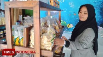 This Lady of Blitar Turns Fish into Delicious Foods