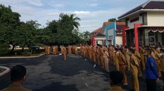 Bupati Perintahkan Dinas PUTR  Perbaiki Jalan Berlubang Pasca Banjir