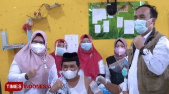Persiapkan Belajar Tatap Muka, Guru di Gresik Divaksin Covid