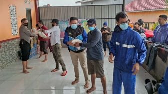 Warga Gowa Terdampak Banjir Mengungsi ke Masjid