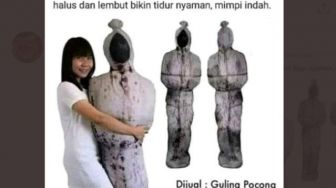 Disebut Cocok Buat Jomblo, Olshop Ini Jual Guling Karakter Bentuk Pocong