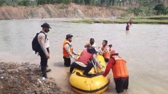 Tiga Petani Terseret Arus Sungai di Tegal, Satu Hilang