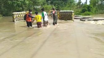 454 Rumah Warga Gresik Terendam Gegara Kali Lamong Banjir dan Meluap Lagi