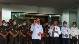 Ancam Demo di Istana, Komjak Minta Mendagri Tindak Lanjut Isu KTP Ganda Jaksa Agung