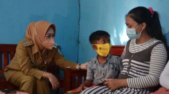 Bupati Purbalingga Dyah Hayuning Pratiwi Cek Kondisi Anak yang Dirantai, Begini Kondisi Terbaru