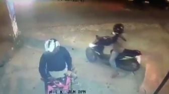 Maling di Pengasinan Bekasi Cuma Butuh 20 Detik untuk Gasak Satu Motor