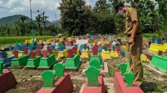 Cara Warga Karangjoho Membuat Kuburan Desa Tak Lagi Terkesan Angker