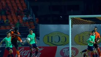 Video: Gol Yanto Basna ke Gawang Klub Jawara Liga Thailand 4 Kali