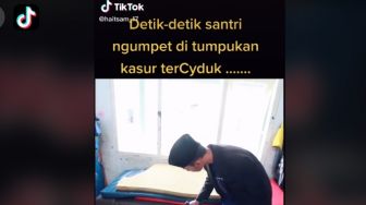 Viral Aksi Santri Sembunyi di Tumpukan Kasur, Nyengir saat Dihukum Begini