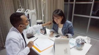 Dokter Estetika yang Pandai Menyanyi, Yuk Kenalan dengan DRYD