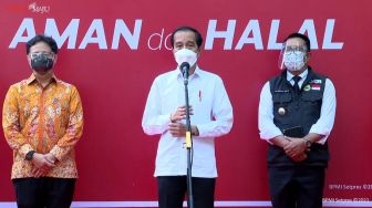 Tinjau Vaksinasi Drive Thru di Bogor, Jokowi: Ini Bisa Dilakukan di Kota Lain