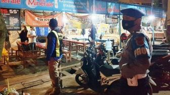 Operasi Yustisi, Timgab Polres Ciko Sasar Warung Angkringan dan Kerumunan