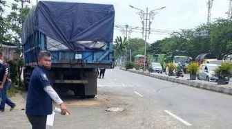 Duhh! Tabrakan Beruntun Libatkan Dua Truk dan Tiga Mobil di Gresik