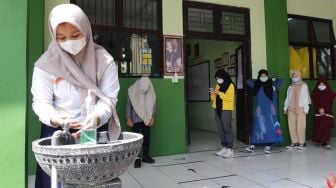 Pembelajaran Tatap Muka, Pelajar Bekasi Tidak Pakai Seragam Sekolah