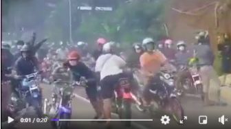 Viral! Berisik Konvoi Motor Knalpot Brong di Trawas, Polisi Turun Tangan