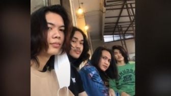 Viral Para Pria Ini Potong Rambut Gondrong, Hasilnya Malah Bikin Sedih