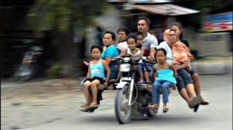 Percaya Banyak Anak Banyak Rejeki, Warga Kampung Ini Bisa Punya hingga 14 Anak