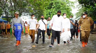 Tinjau Banjir di Medan Bareng Kahiyang Ayu, Wali Kota Bobby Perintahkan Segera Perbaiki Parit