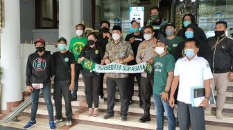 Tanpa Azrul Ananda, Bonek Ketemu Eri Cahyadi Masalah Homebase Persebaya Selesai