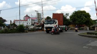 Pedagang Pasar Joglo Solo Terdampak Proyek Rel Layang Mulai Pindahan