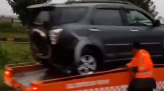 Dua Minibus Ringsek Kecelakaan di Tol Cipali, Sembilan Orang Luka-luka