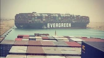 Kandasnya Kapal Kargo di Suez Bisa Berdampak ke Perdagangan Internasional