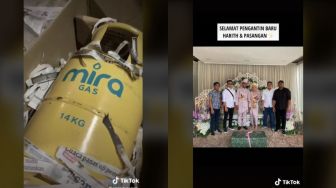 Ada-ada Saja! Pria Ini Bawa Kado Pernikahan Raksasa, Isinya Tabung Gas