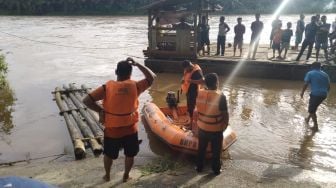 Seorang Bocah Hanyut Saat BAB di Sungai Batanghari Dharmasraya