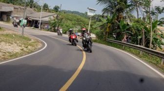 Dihadiri Eks Pembalap Moto2, MVOCI Touring dan Gelar Baksos di Gunung Kidul