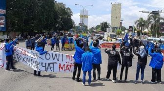 Gelar Unjuk Rasa, Mahasiswa UGJ Desak Pemerintah Cabut PP No. 22/2021