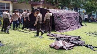 Pembuatan SKCK Membeludak, Polres Muara Enim Dirikan Tenda Darurat