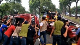 Viral Ford Mustang Terguling, Lelaki Berbaju Hitam Jadi Sorotan, Kenapa?