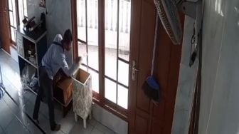 Maling Kotak Amal di Masjid Al-Qudsy Terekam CCTV, untuk Beli Rokok