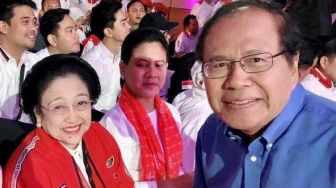 Megawati Pernah Menangis Sesenggukan, Harap Gus Dur Minta Maaf